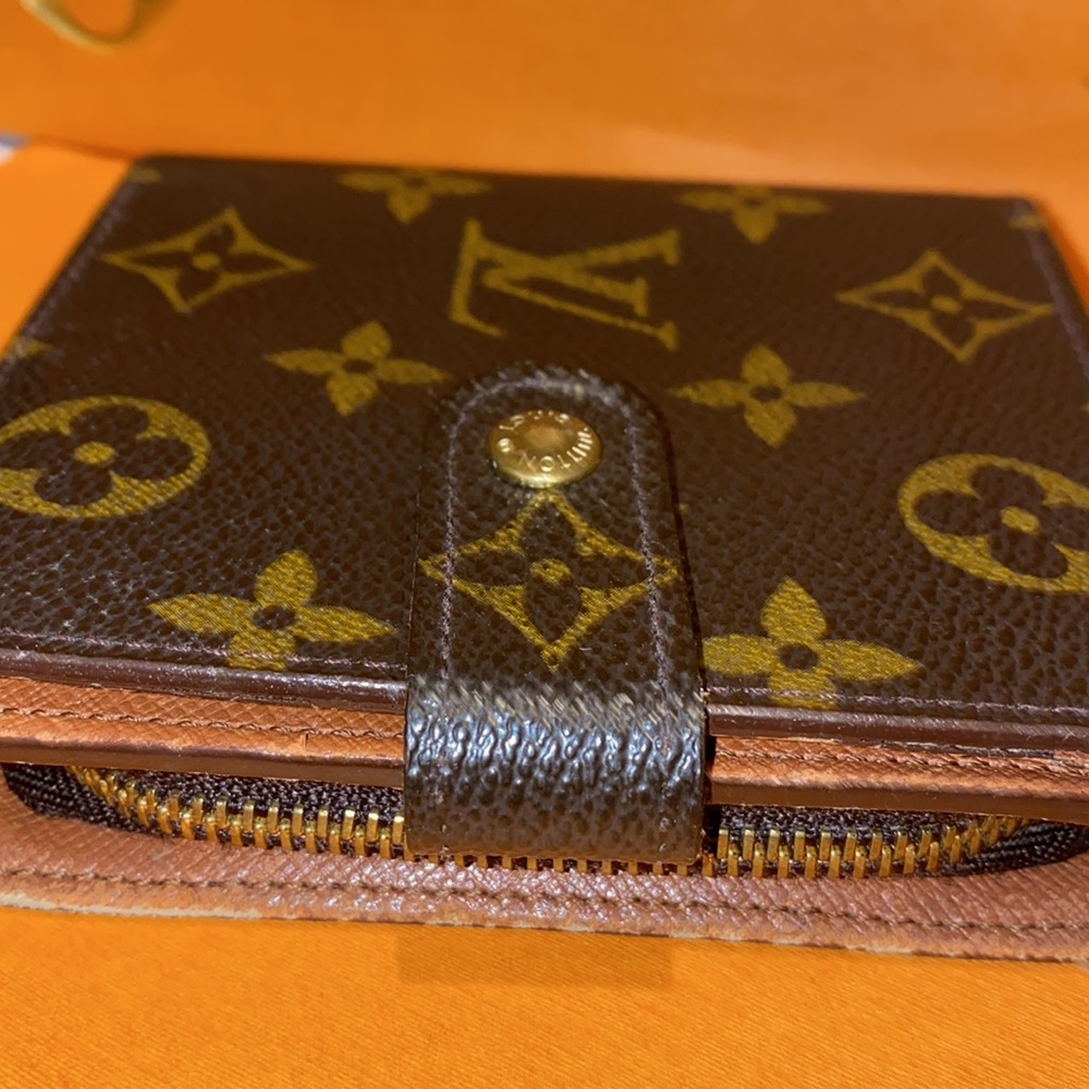 Auth Louis Vuitton Paris monogram compact zip bifold wallet leather interior - Picture 10 of 14